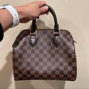 Louis Vuitton Speedy 25 purse